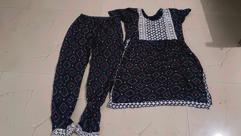 नायरa कट कुर्ती सेट