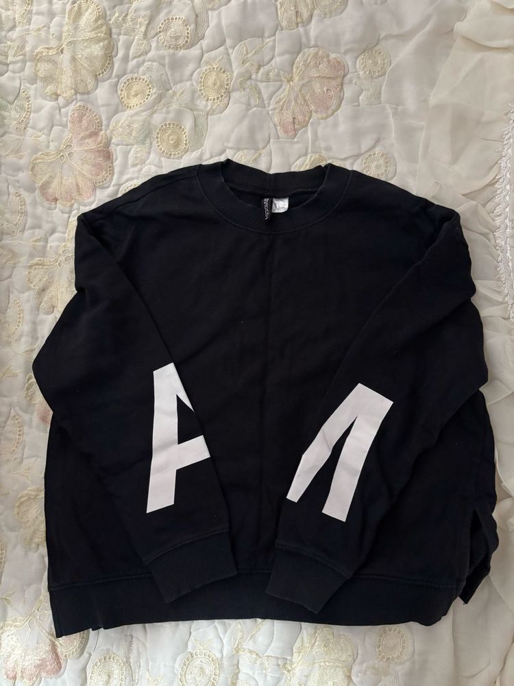H&amp;M Black Graphic Sweatshirt