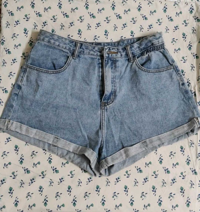 High Wasted Button Roll Up Shorts With Packets