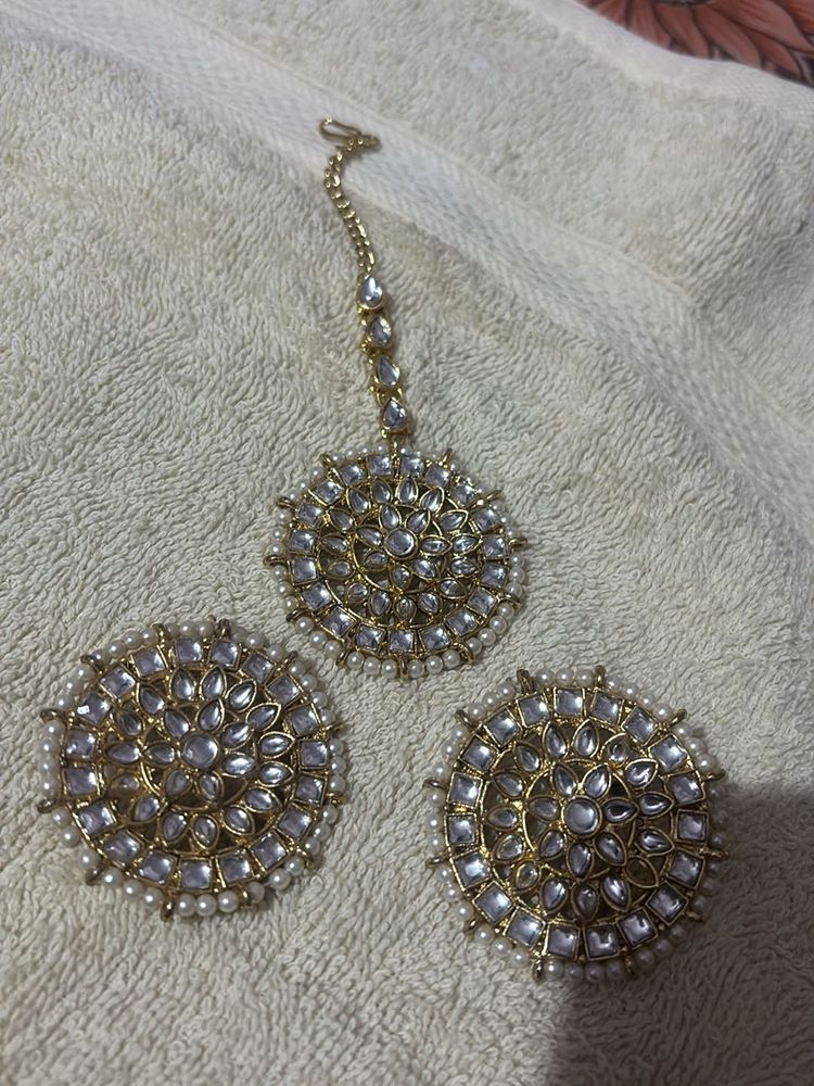 Kundan Earrings with Maang Tikka Set