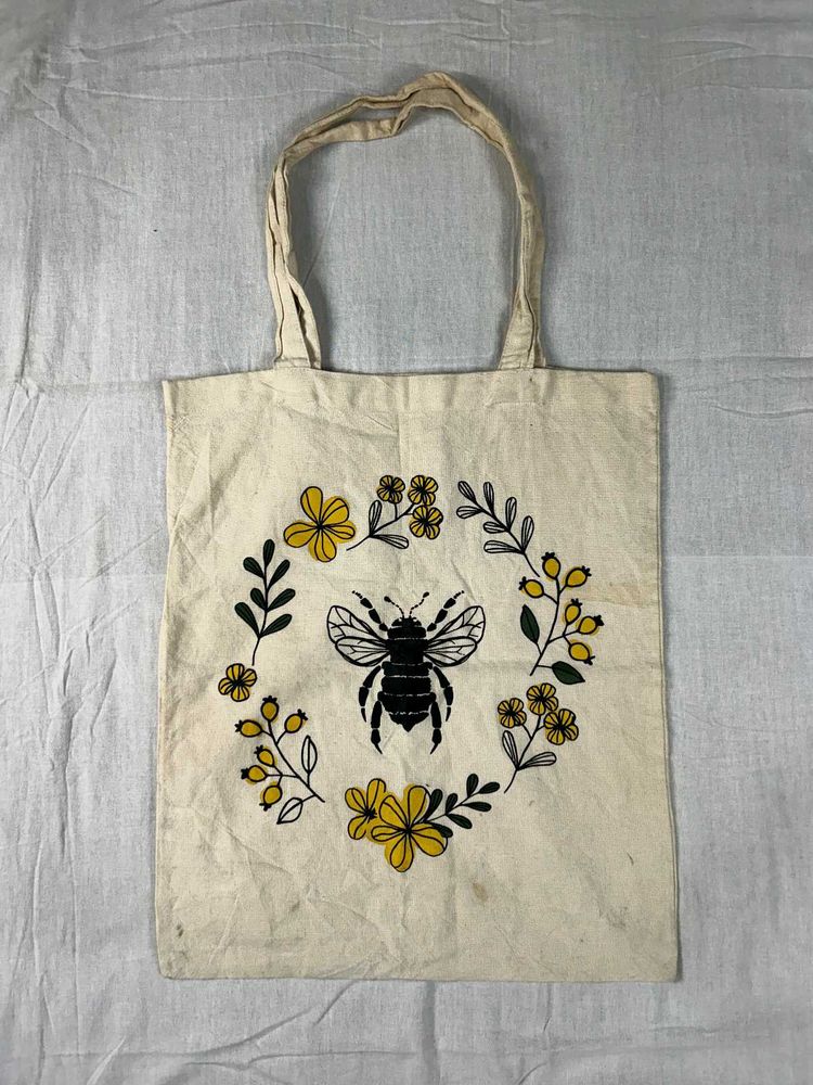 Bee Design Tote Bag