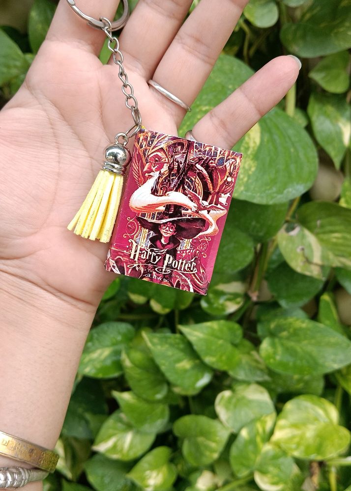 Harry Potter Book Keychains ( Customisation)