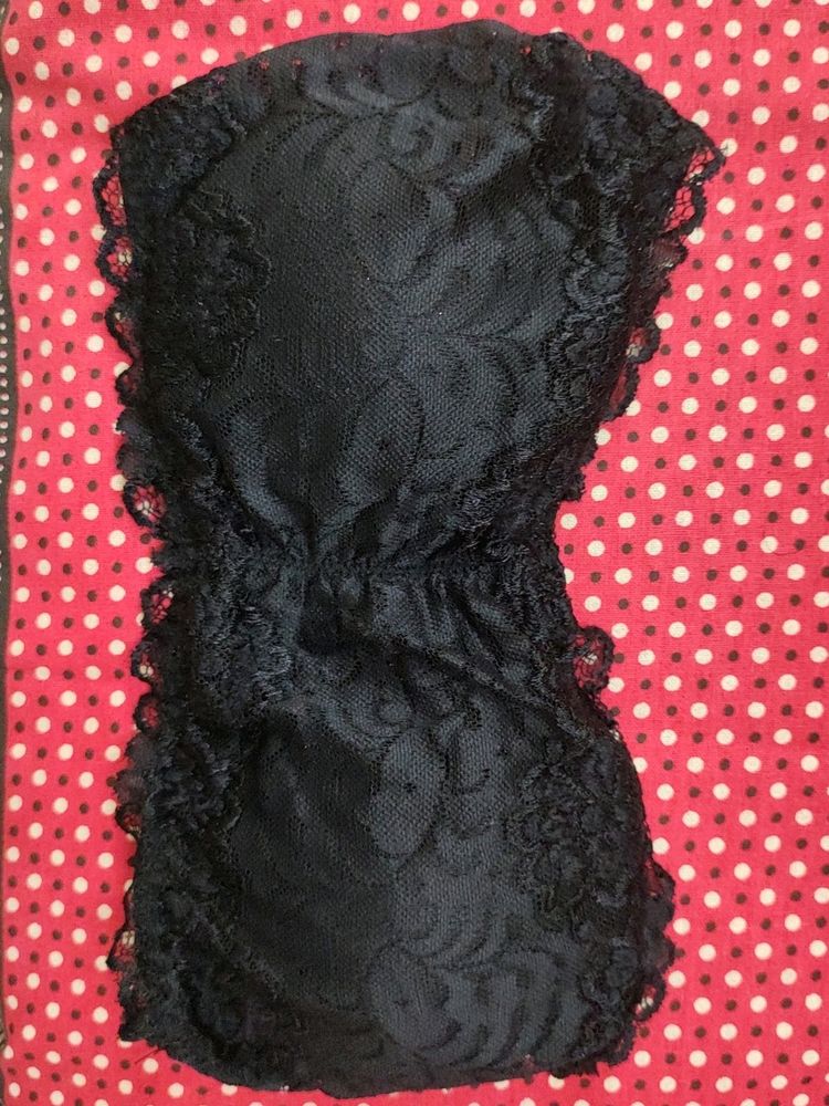 Black Lace Strapless Bralette
