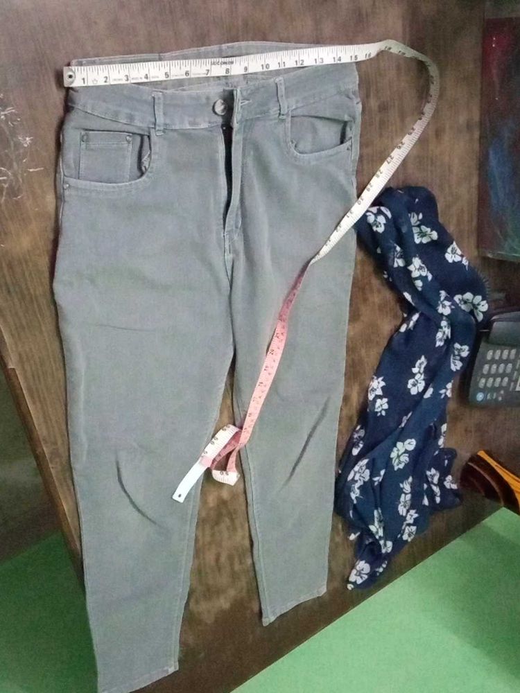 Gray Denim Jeans With Duptta