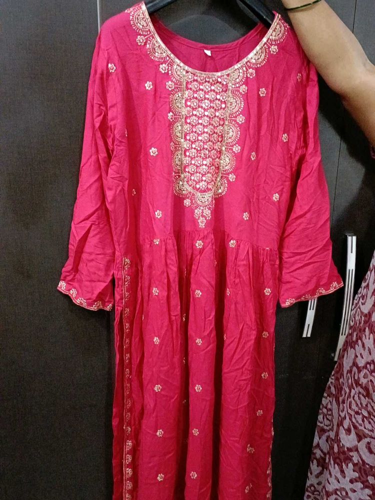 Price Drop 💧🌸RANI PINK KURTI + PANT🎀