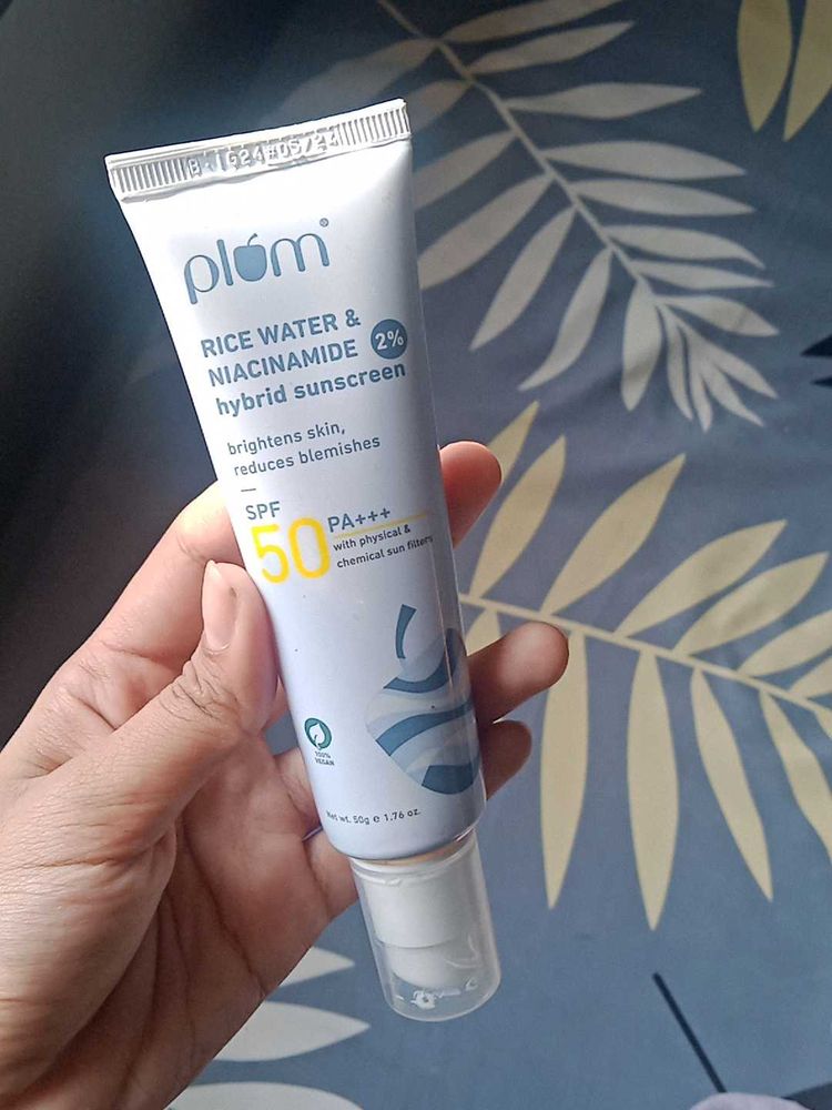 Plum Rice Water And Niacinamide Hybrid Sunscreen