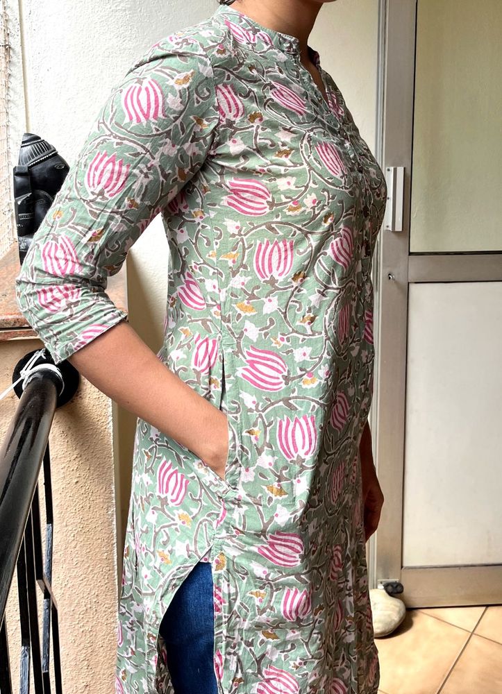 Floral Print Kurti With Pockets