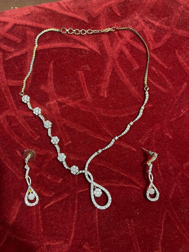 Ad Neck Set