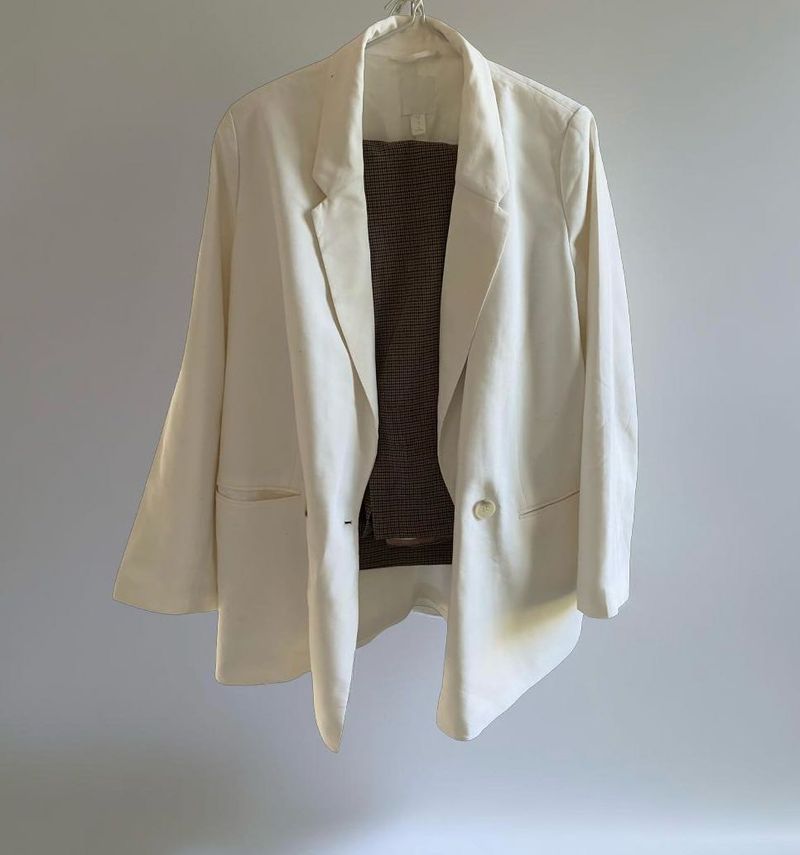 H&amp;M White Blazer - Stylish &amp; Chic