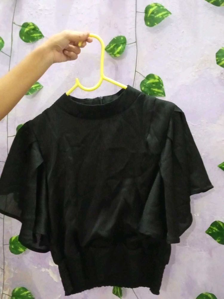 Trending black crop top