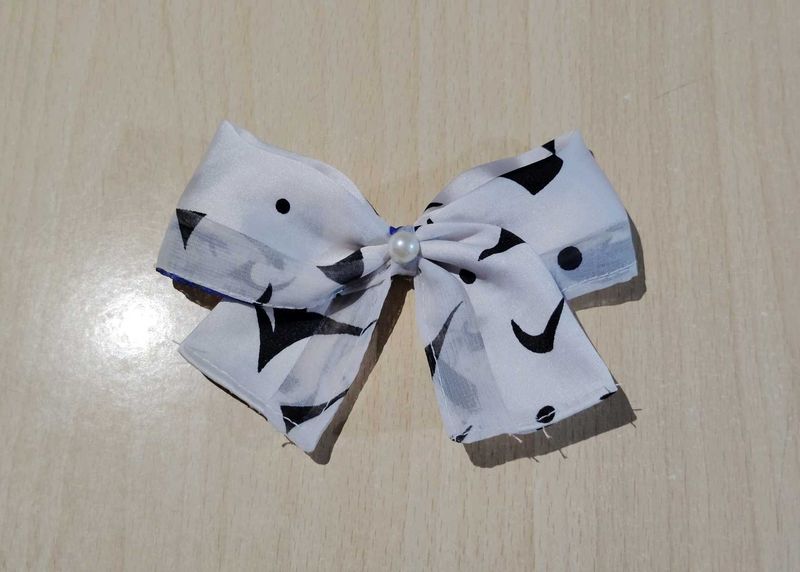 Bow Hair Clip 🎀