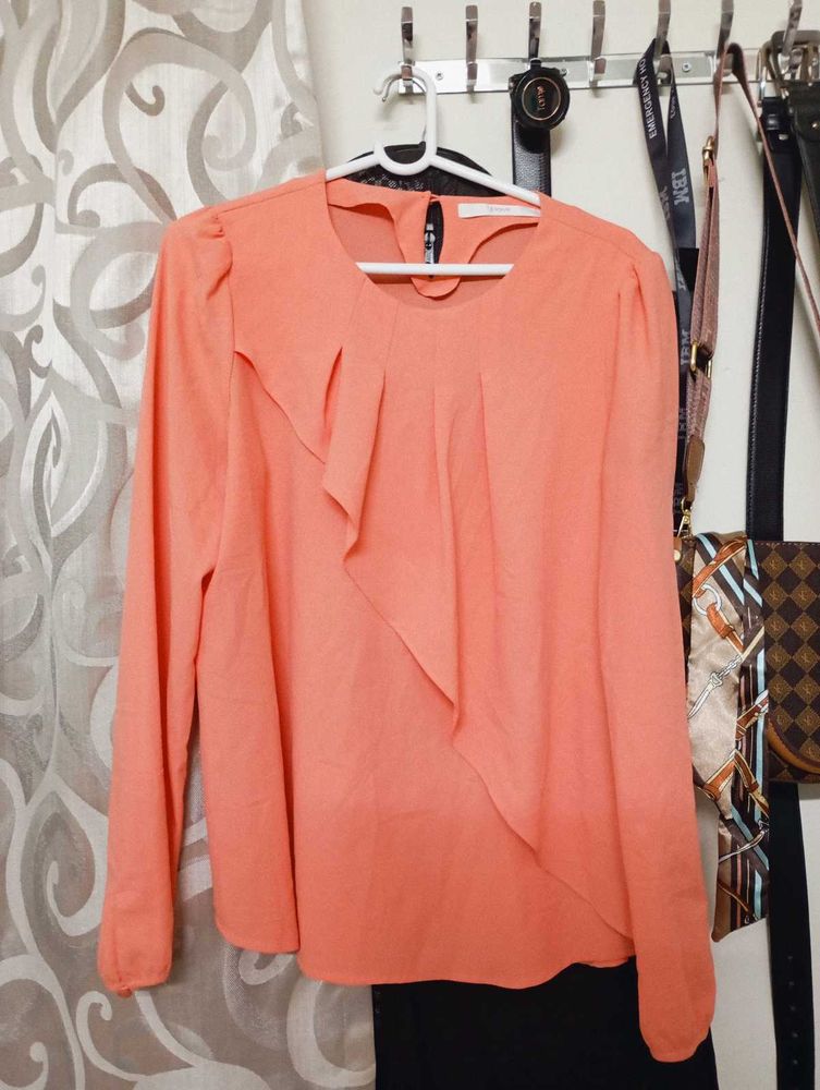 Pretty Coral Top
