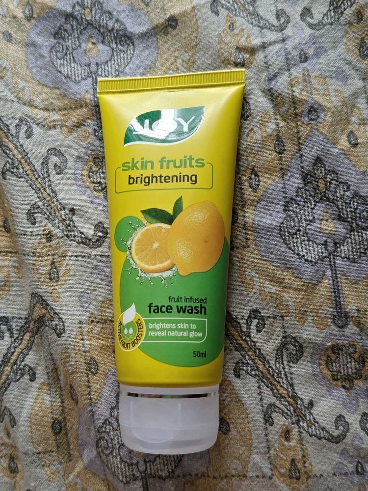 Skin Fruits Brightening Face Wash
