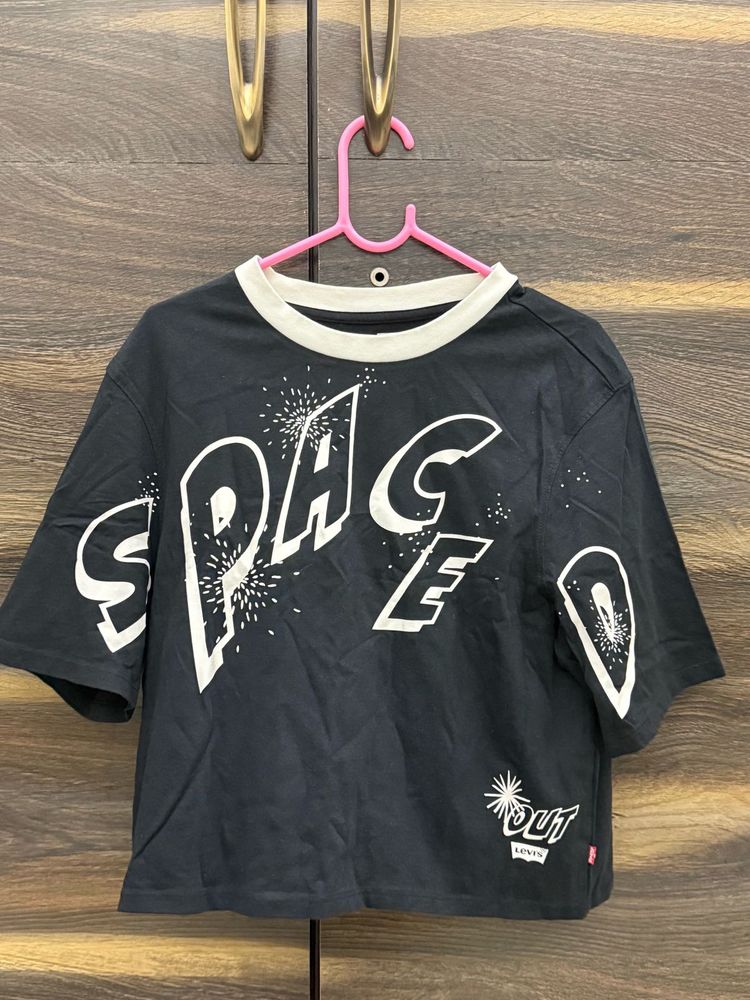 Levi&#39;s Spaced Out Tee