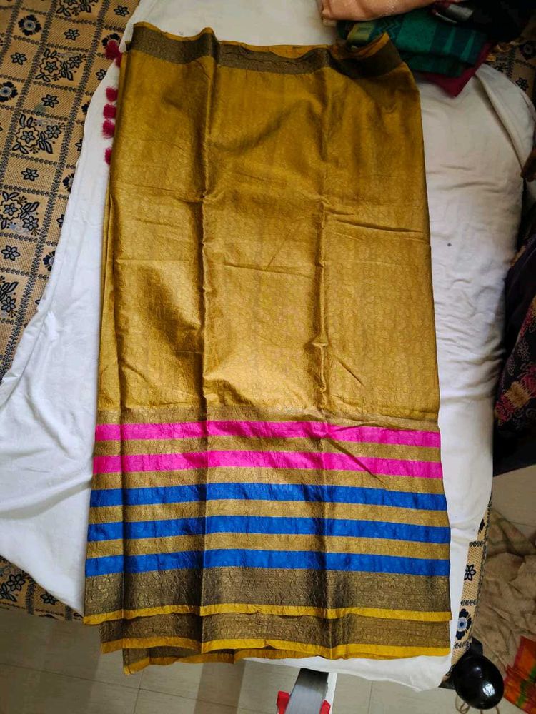 Elegant Saree with Striped Detail