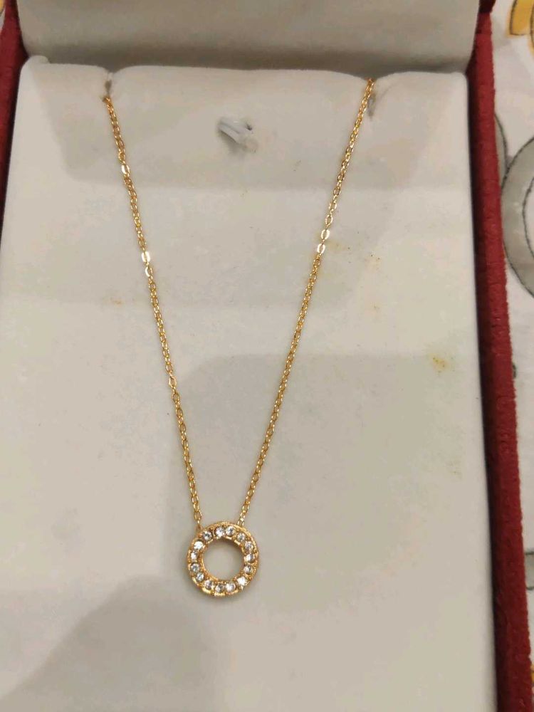 Elegant Circle Pendant Necklace