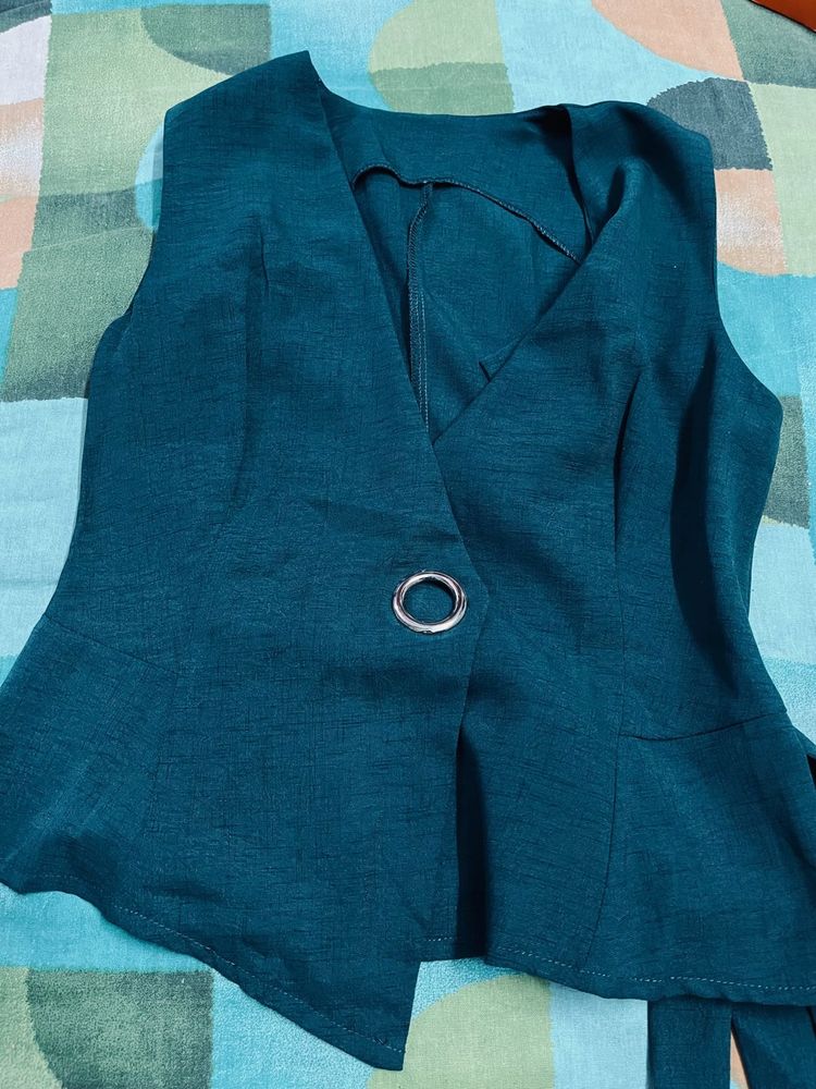 Women Green Sleeveless Waist Coat Style Top