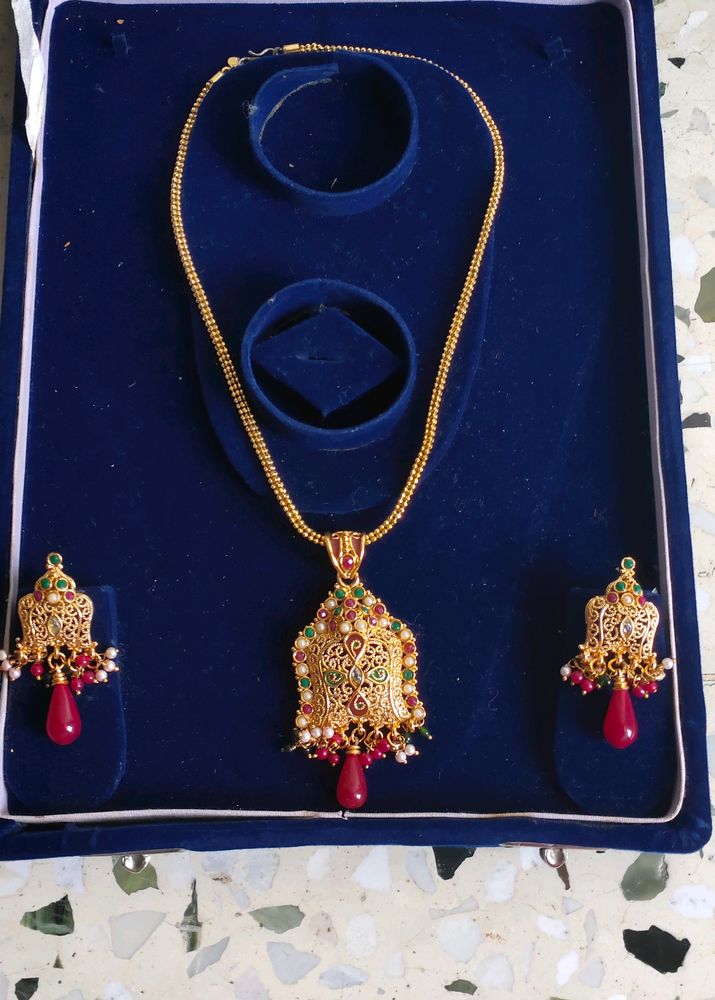 Necklace set