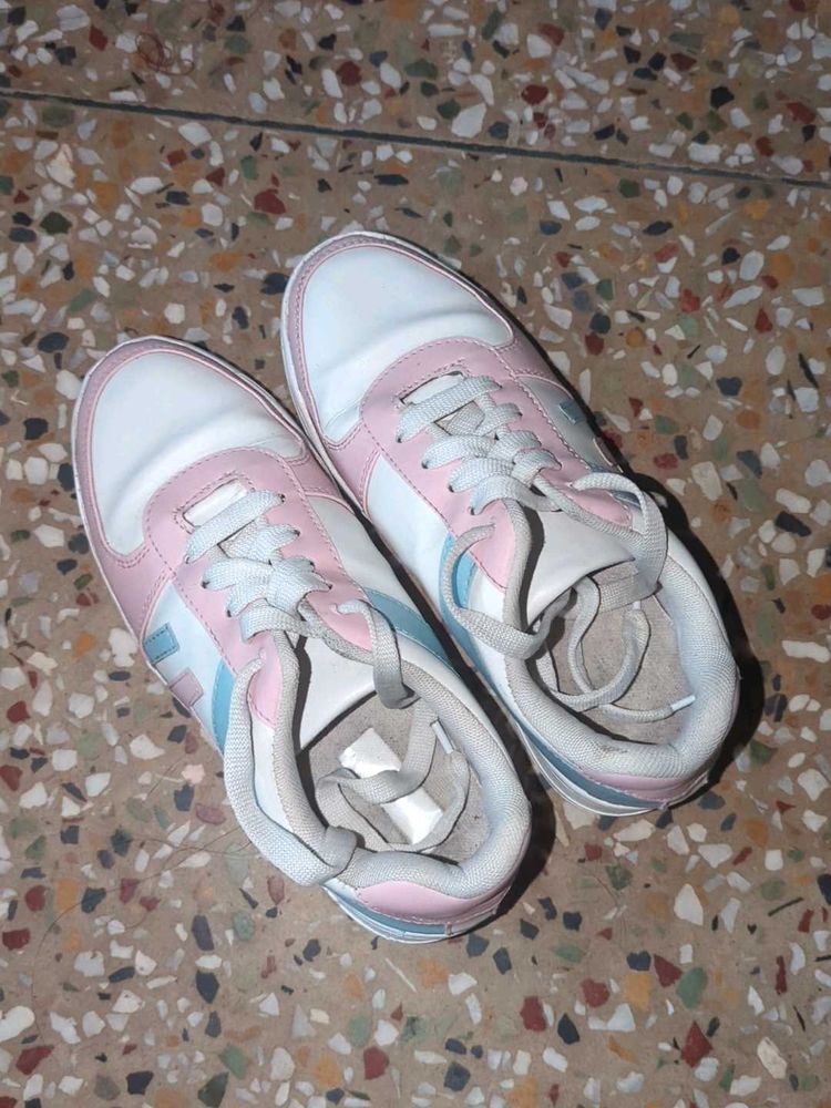 White Casual Stylish Sneaker Shoes