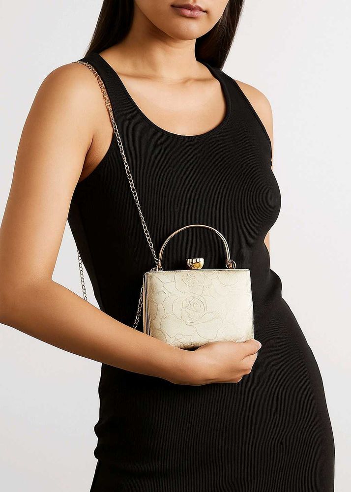 Elegant Clutch with Chain