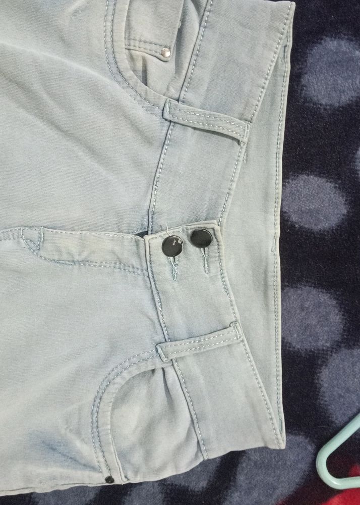 Straight Fit Jeans For Women In Affordable Price