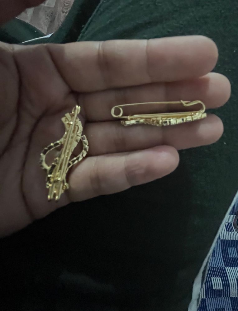 Vintage Brooch Pin Set