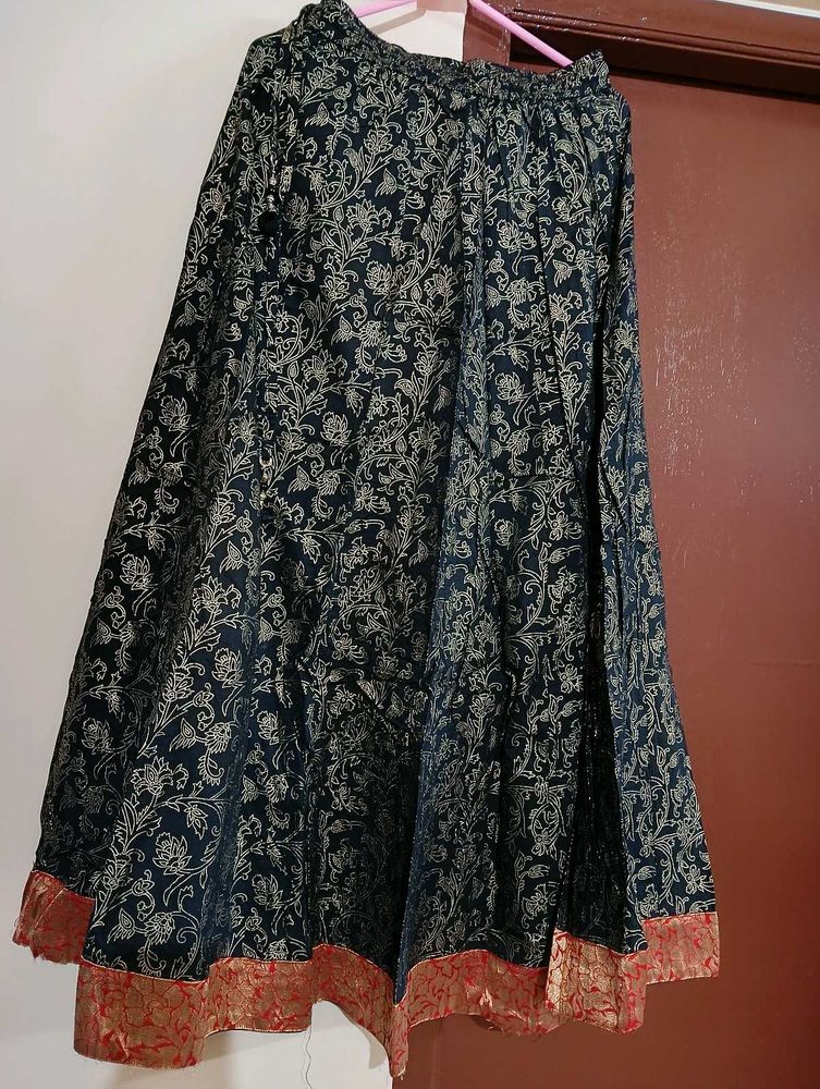 Golden In Black With Red Benarasi Border