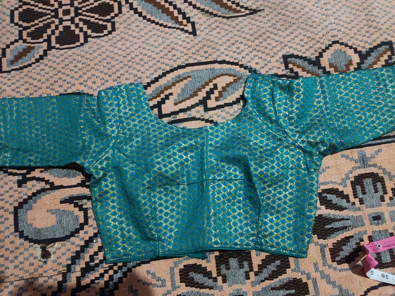 am a tailor and I sell clothes by sewing them