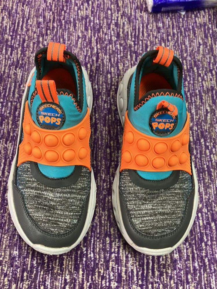 SKECHERS UK 12