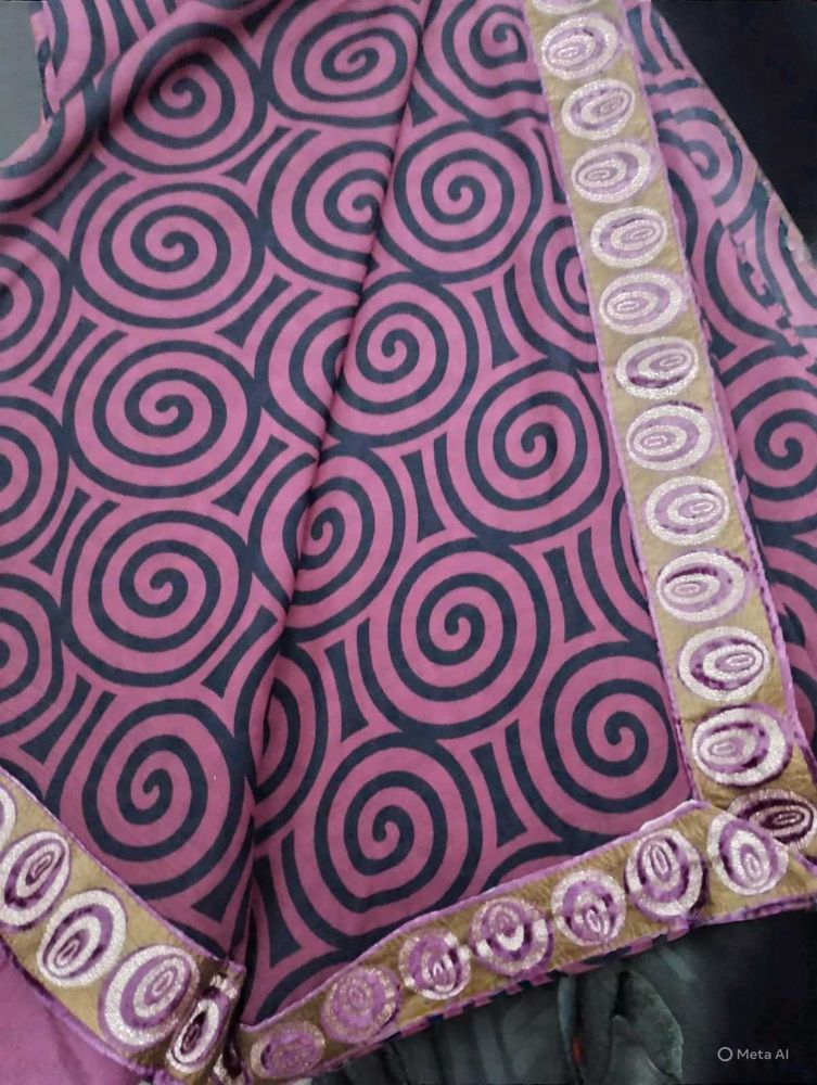 Stylish Purple Patterned Saree