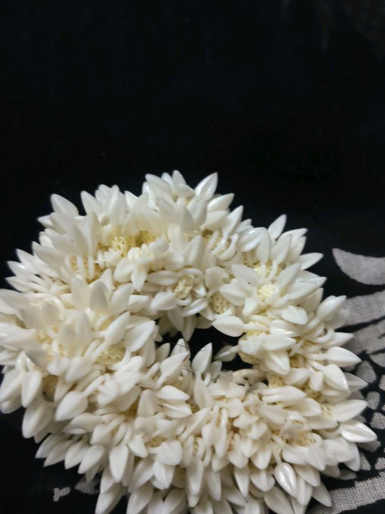 White Flower Garland