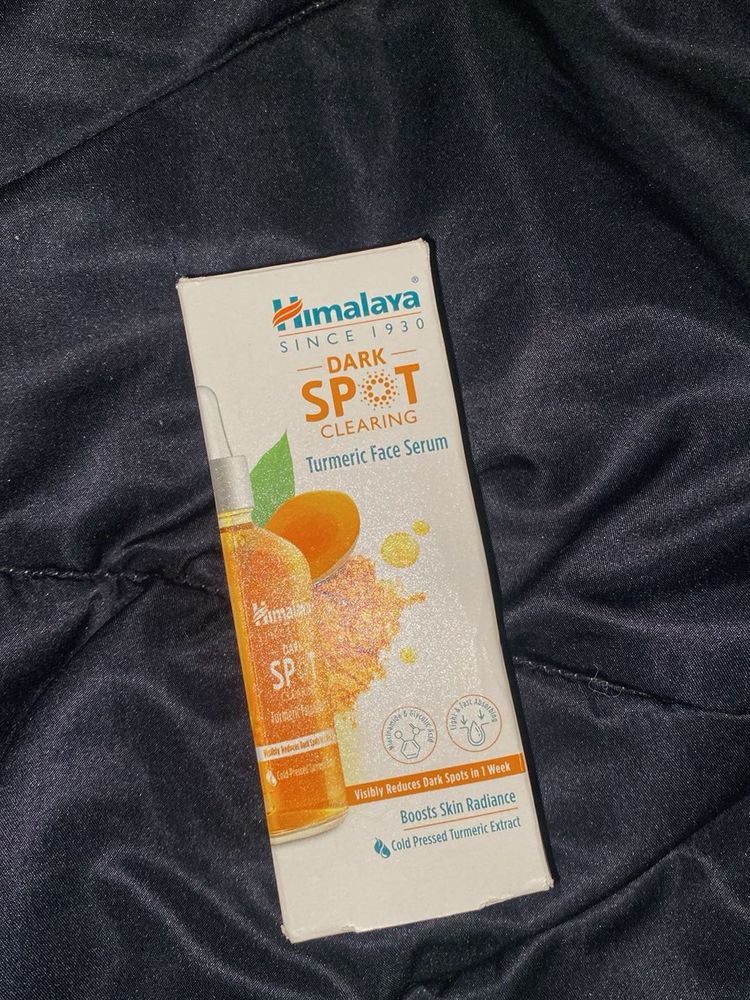 Himalaya Dark Spot Clearing Turmeric Face Serum