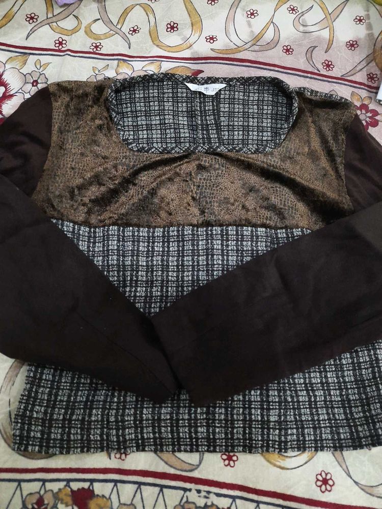 Wollen Semi Crop Top