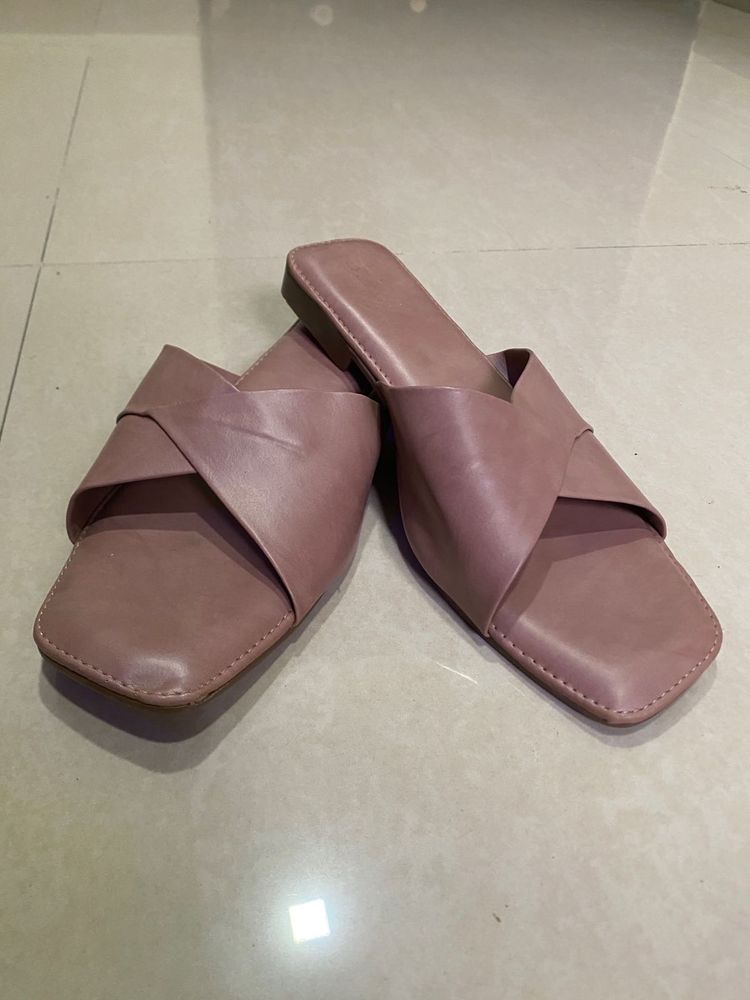 Elegant Mauve Cross-Strap Square-Toe Flats