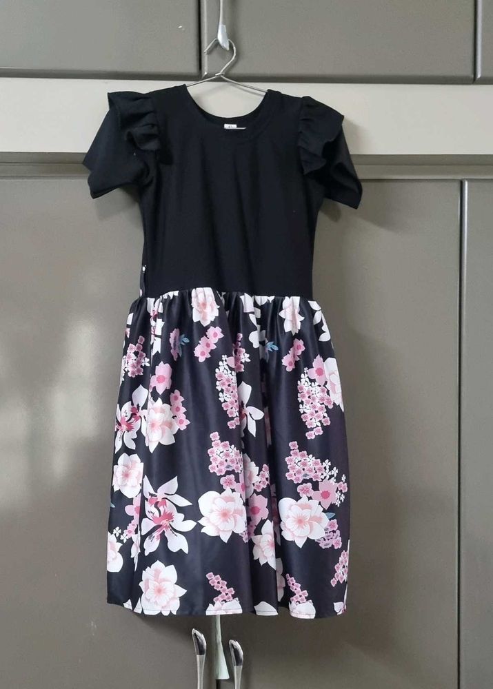 Cute Black &amp; Floral Dress
