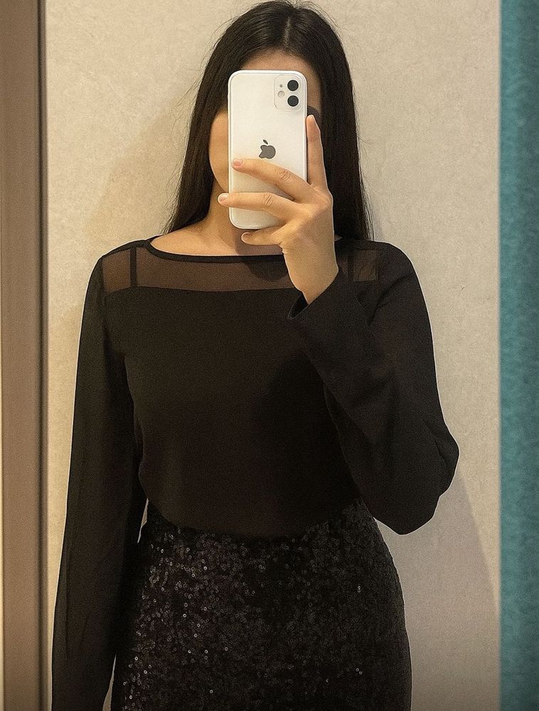 Black Balloon Sleeve Top