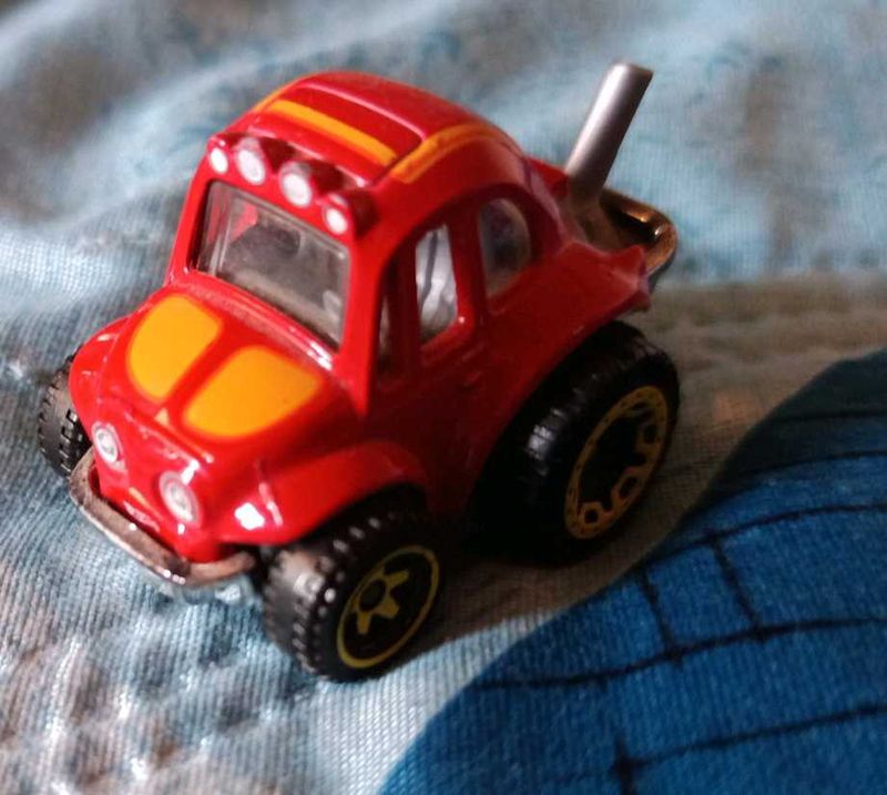 Hot Wheels 70' Volkswagen Baja Bug