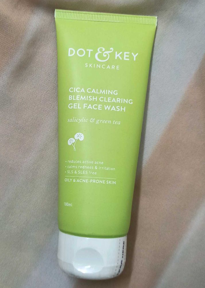 Dot &amp; Key Cica Calming Face Wash