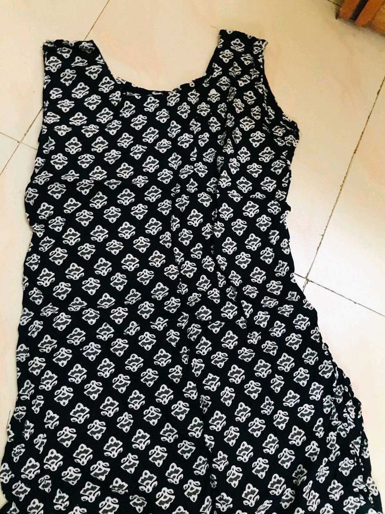 Black And White Sleeves Kurti