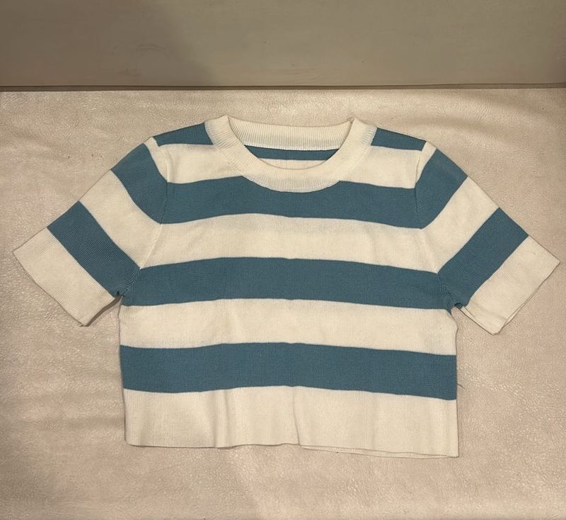 Striped Crop Top - Casual Style