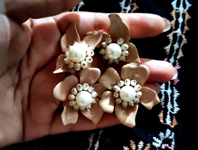 Floral Earrings For 159 Only 🎊Asap Buy It