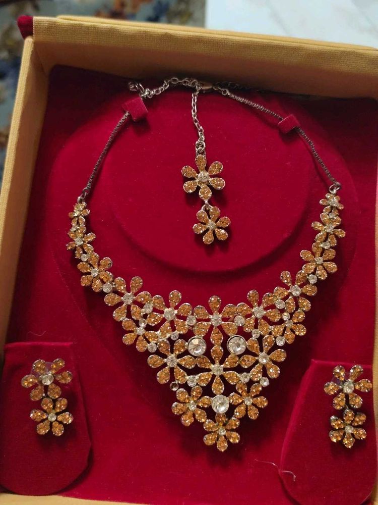 Peach Flower Necklace Set With Box