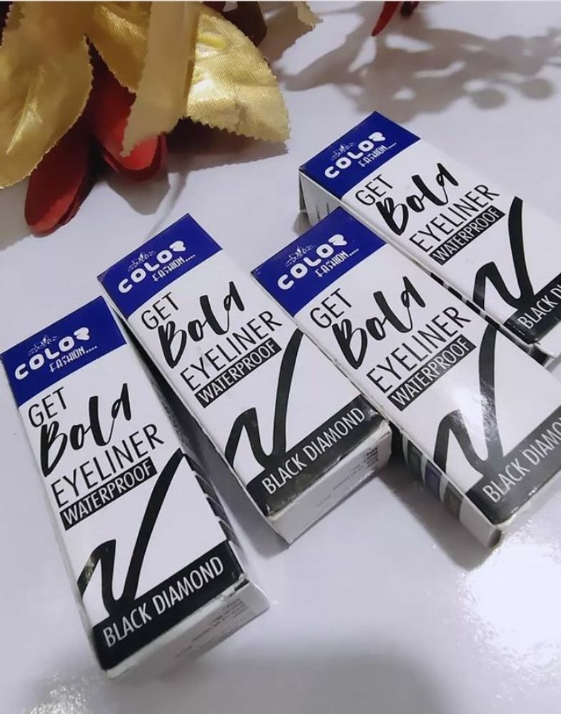 Bold Eyeliner
