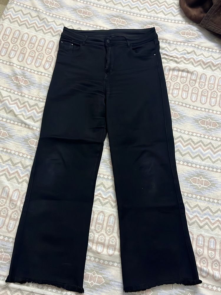 black rugged jeans