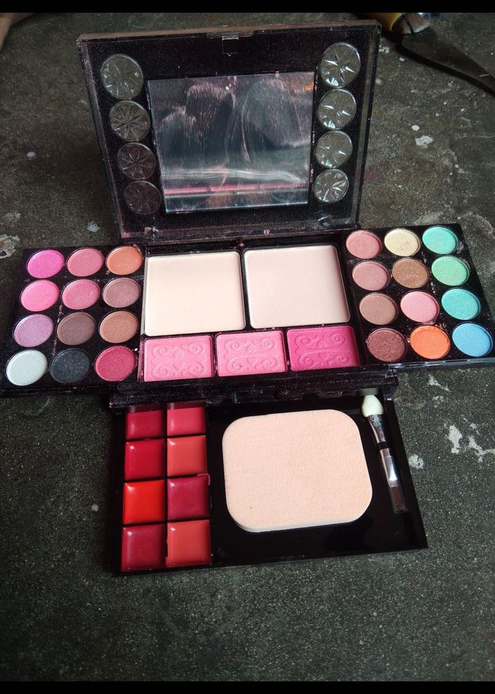 Makeup Palette