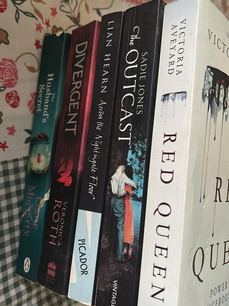 bundle of books just for 850