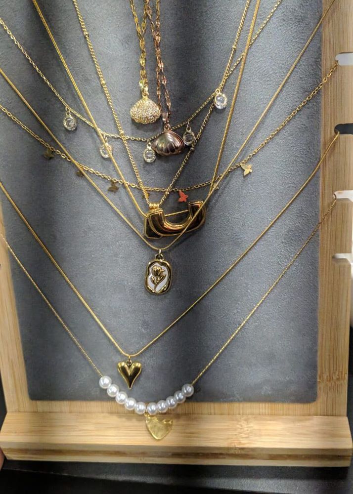 Gold Layered Necklace Set