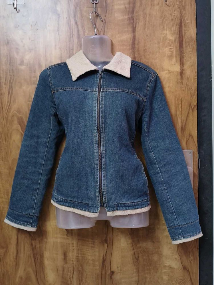 STYLISH 😎Denim Jacket with Faux Fur Collar