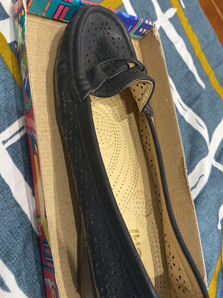 Mochi Black Belly Wedges