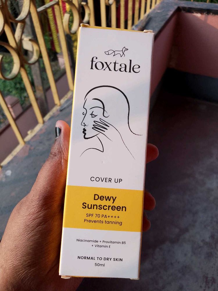 Foxtale Dewy Sunscreen With Spf 70